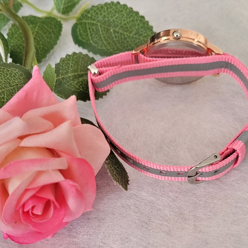 ساعت مچی عقربه ای دخترانه مدل آیکول کد 02