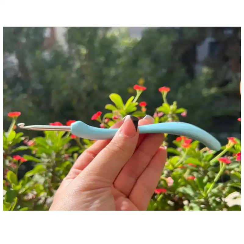 قلاب بافتنی مدل ZHL-D7.5-4.5MM به همراه سنجاق نشانه گذار بافتنی و سوزن دوخت کاموا مجموعه 4 عددی