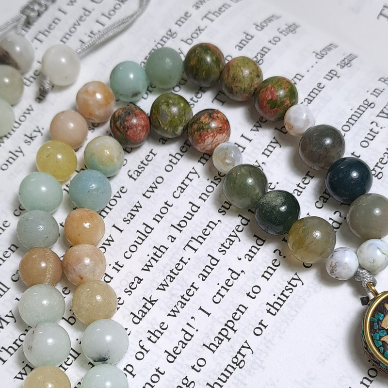 گردنبند مدل تبتی خزه ای و آمازونیت