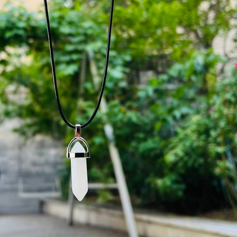 گردنبند مدل منشوری بند چرمی