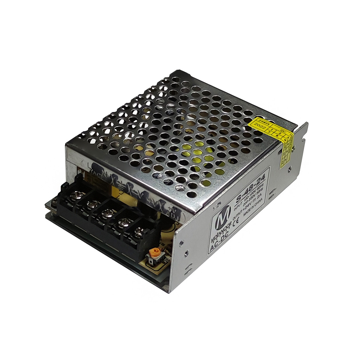 آداپتور سوئیچینگ 12 ولت 5 آمپر مدیا نور مدل BL-1 آداپتور سوئیچینگ 12 ولت 5 آمپر مدیا نور مدل BL-1