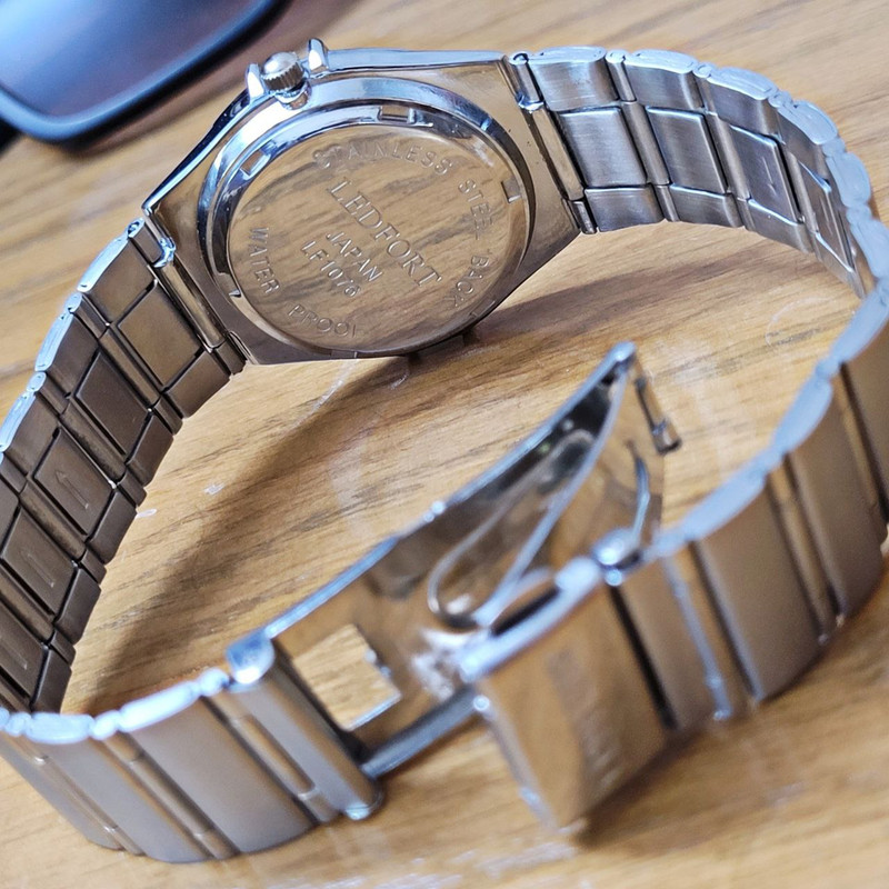 ساعت مچی عقربه ای زنانه مدل 01