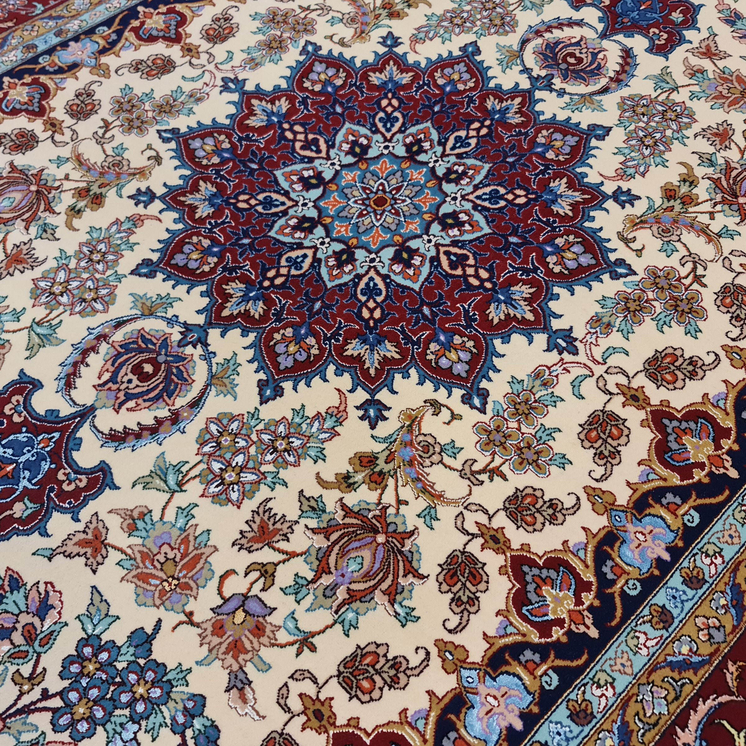 فرش دستبافت دو نیم متری اصفهان داوری کد 1300