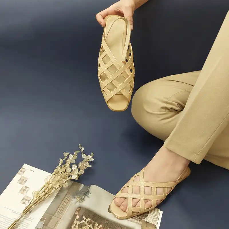 صندل زنانه مدل بهار کد BAH-CRM