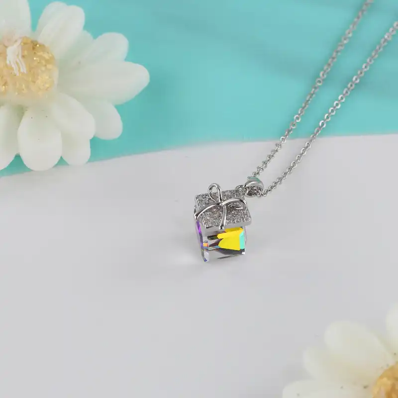 گردنبند زنانه مدل پاپیون کد ne432