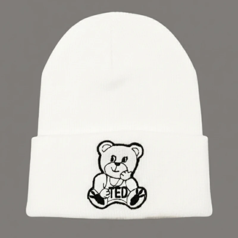 کلاه زنانه مدل گلدوزی خرس