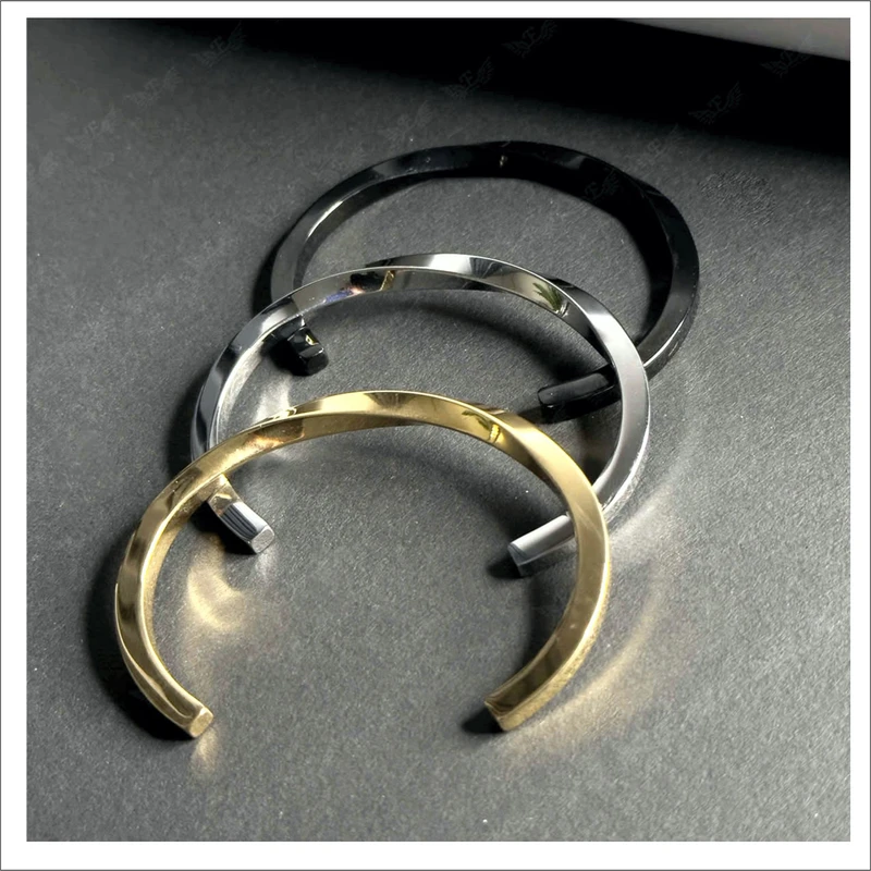 عکس شماره 7 : دستبند مردانه گيلواره زراوشان مدل خلخال تیتانیومی کد a0056