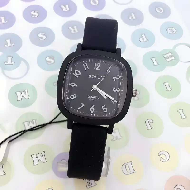 ساعت مچی عقربه ای بولون مدل بند پیو ضد آلرژی کد 02