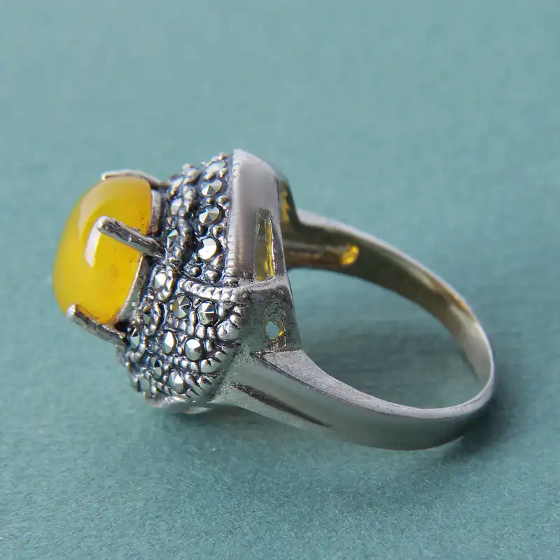 انگشتر نقره زنانه بازرگانی میلادی مدل سنگ عقیق شرف الشمس نگین مارکازیت بدون ریزش کد AW_306