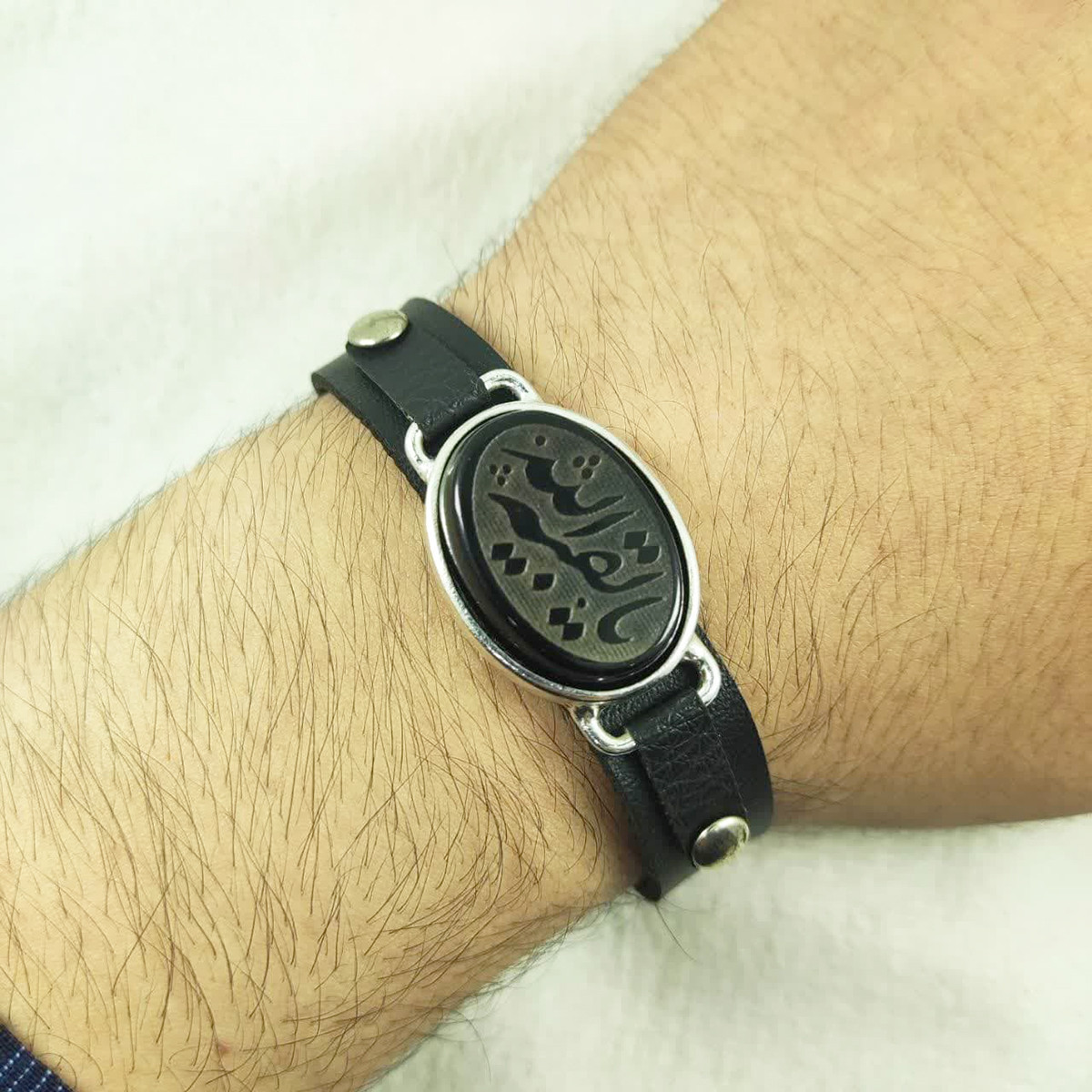 دستبند سلین کالا مدل عقیق سلیمانی خطی طرح یا بقیه الله کد 112