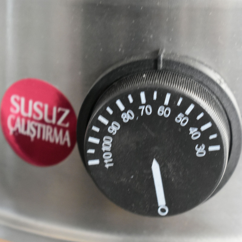 سماور برقی ارمغان مدل U - 653289 ظرفیت 10 لیتر