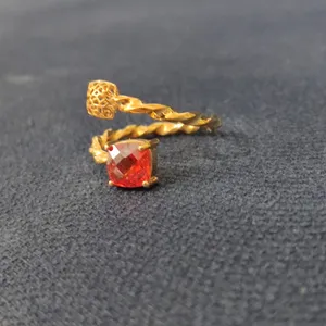  انگشتر طلا 18 عیار زنانه قیراط طرح مربع کد GH1549