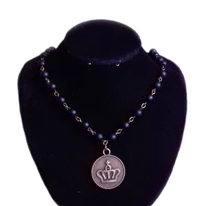 گردنبند مردانه مدل مهره سنگ طرح تاج کد 753