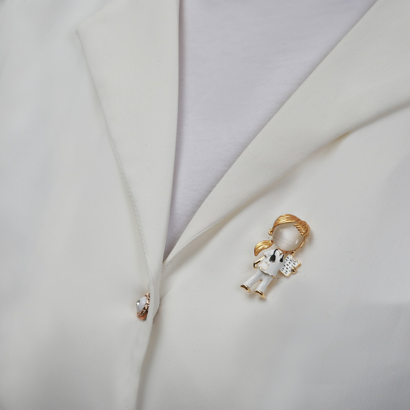 گل سینه زنانه طرح خانم دکتر کد 112006930