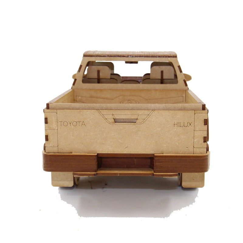 ساختنی مدل تویوتا هایلوکس کد M138