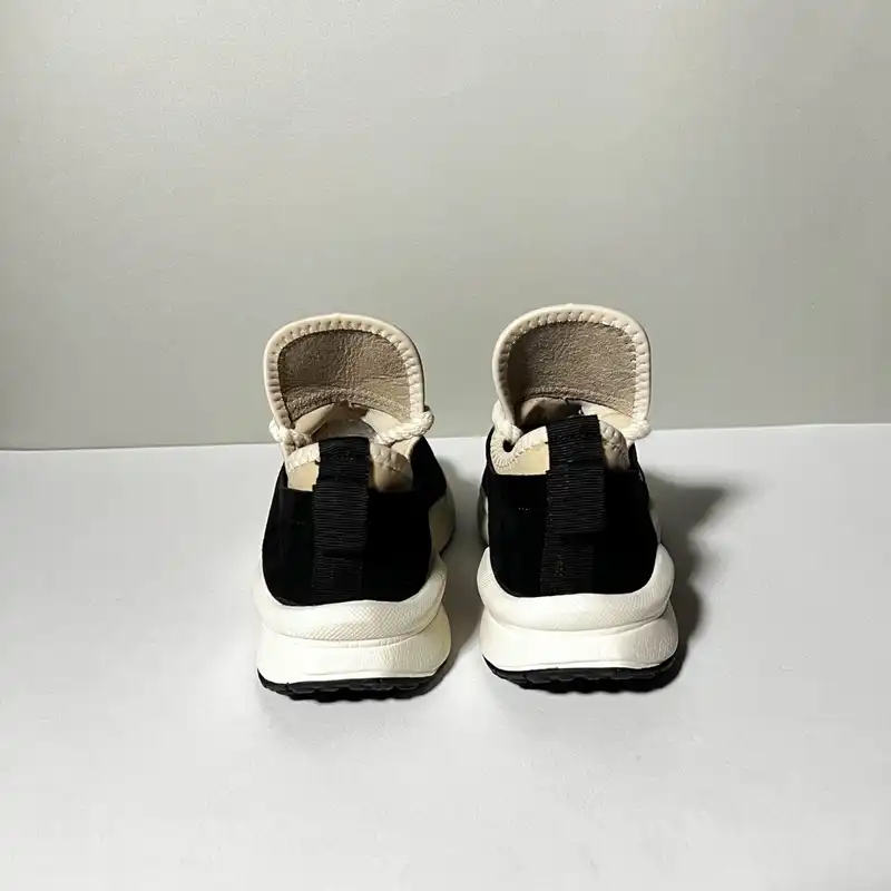 کفش پیاده روی زنانه مدل کارلا کد IP201