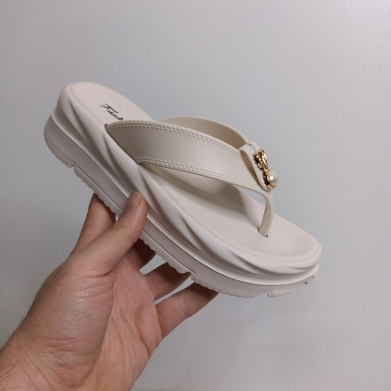 دمپایی لاانگشتی زنانه پاپا مدل هیون کد 1617-LCR