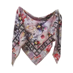 روسری زنانه سیمارو مدل نخی گلی