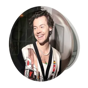 آینه جیبی خندالو طرح هری استایلز گروه موسیقی وان دایرکشن One Direction مدل تاشو کد 18944 