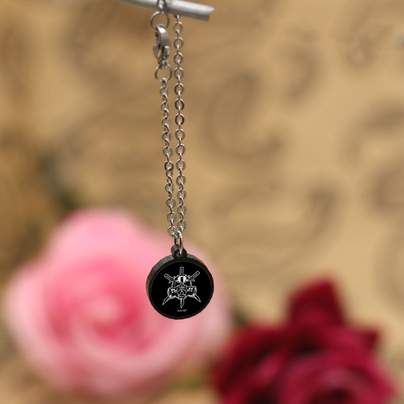 آویز ساعت زنانه ناکسیگو مدل شب تاب طرح بن کد AW7235