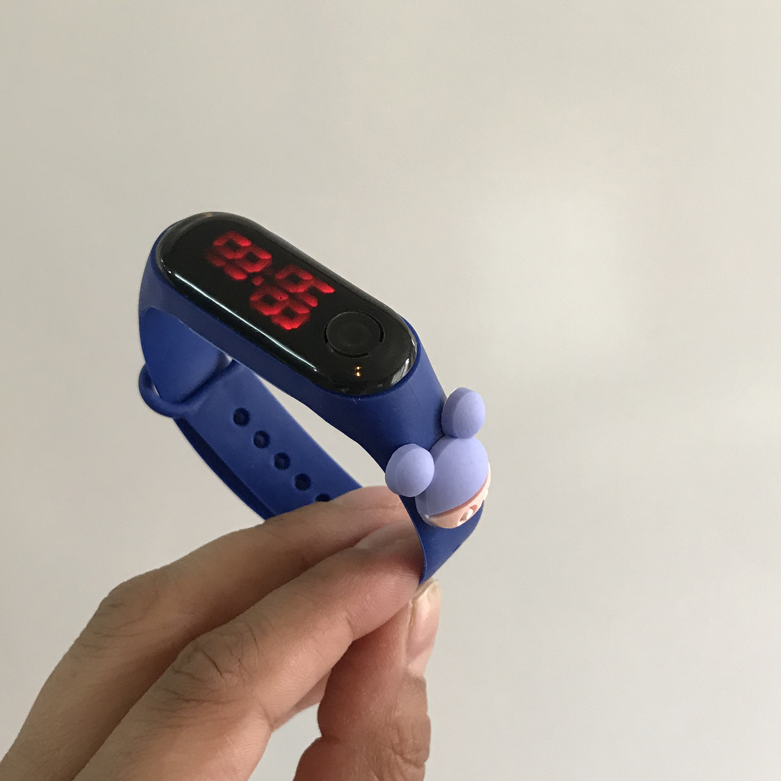 ساعت مچی دیجیتال مدل فانتزی بند سیلیکونی کد  BLO 005