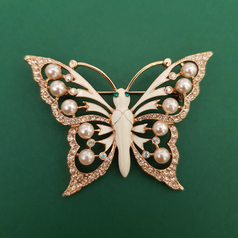 سنجاق سینه زنانه مدل پروانه سنجاق سینه زنانه مدل پروانه