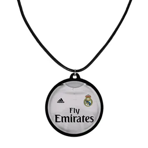 گردنبند مدل دوطرفه طرح لوگو باشگاه رئال مادرید اسپانیا کد S3765