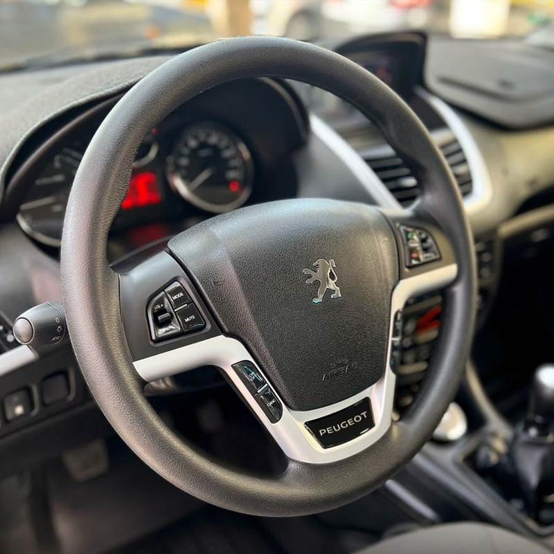زه غربیلک فرمان خودرو چیکال مدل V-177 مناسب برای پژو 207 و رانا پلاس
