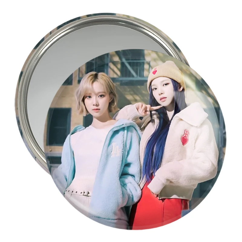 آینه جیبی خندالو مدل کارینا و وینتر گروه آسپا Aespa  کد 19745