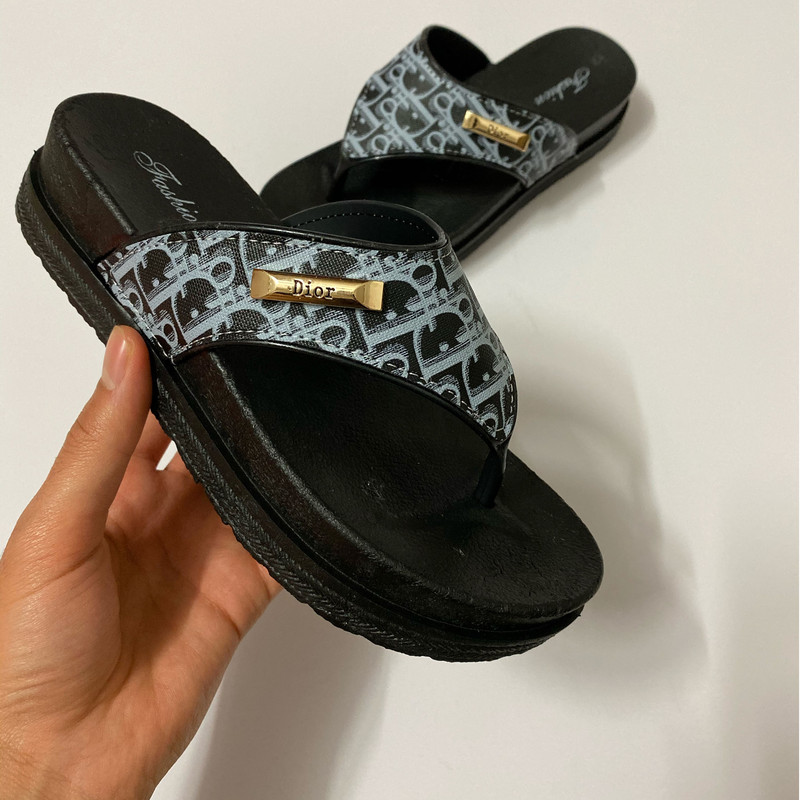 دمپایی لاانگشتی زنانه نیکتا مدل P1-BK