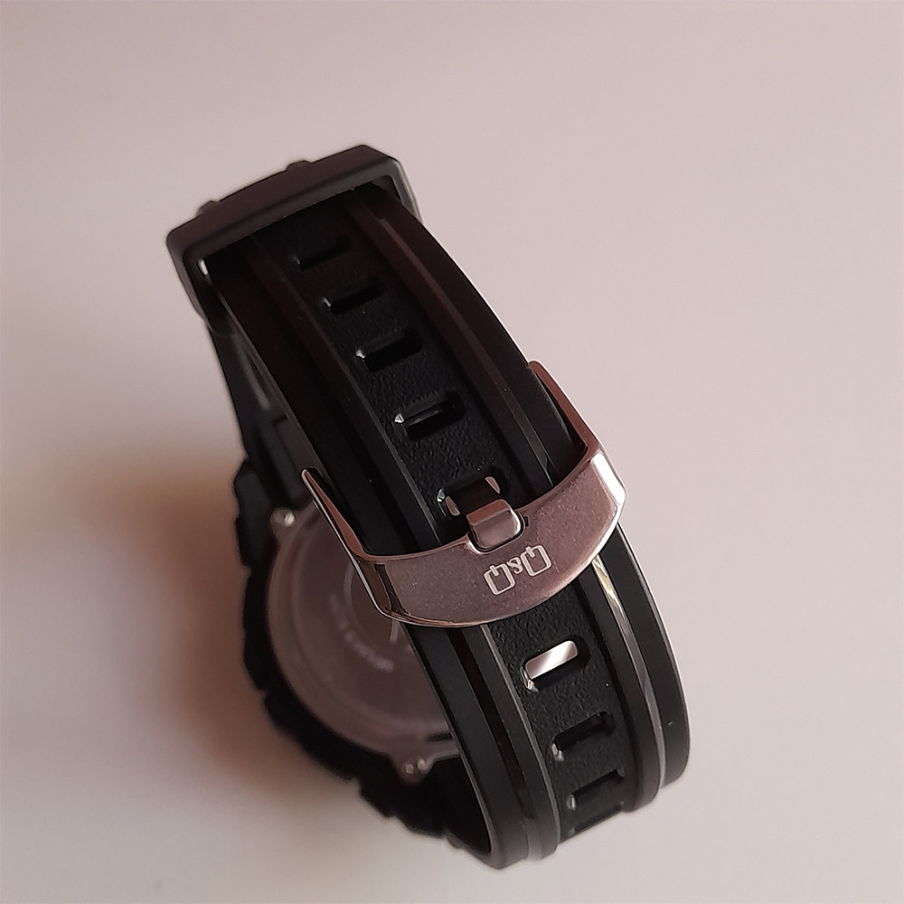 ساعت مچی دیجیتال مردانه کیو اند کیو مدل G06A-006VY ساعت مچی دیجیتال مردانه کیو اند کیو مدل G06A-006VY