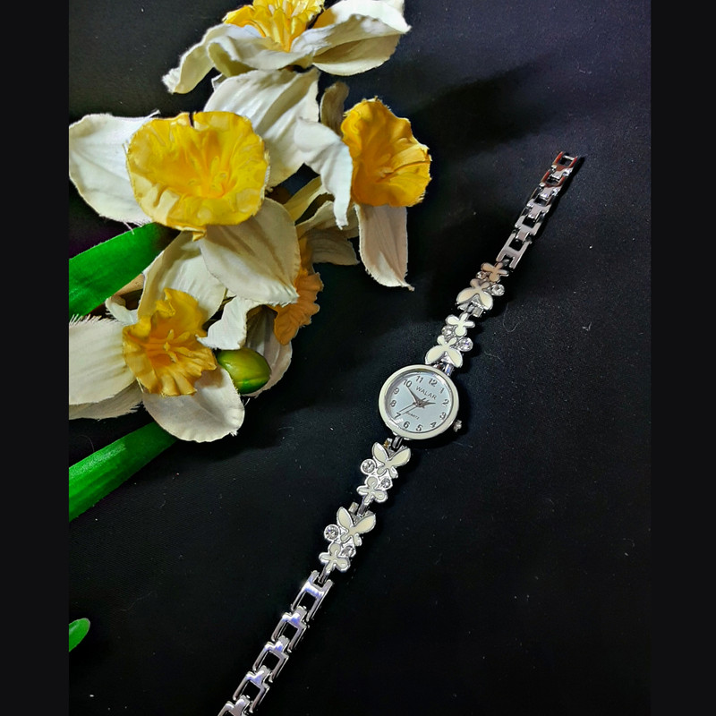 ساعت مچی عقربه ای دخترانه والار مدل زنجیری گلدار