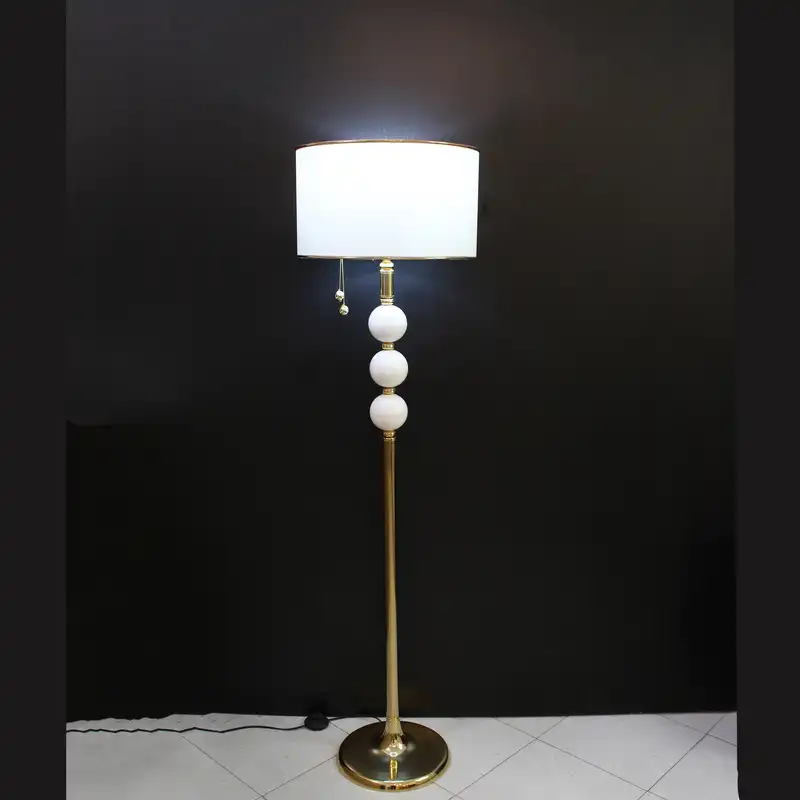 آباژور ایستاده مدل کنار سالنی دایان