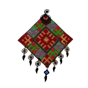 آویز سوزن دوزی کد B-93