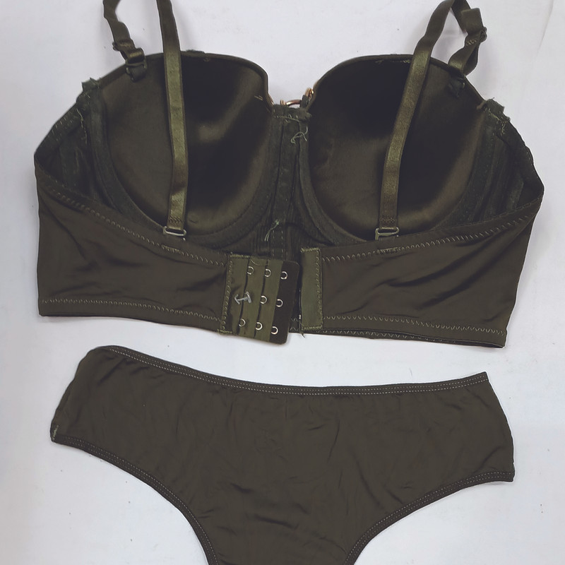 ست شورت و سوتین زنانه مدل زنجیری دکلته کد 9933