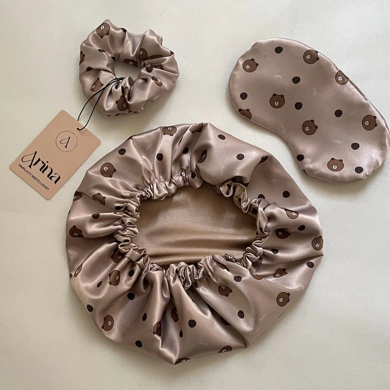 عکس شماره 2 : کلاه زنانه مدل ساتن دورو به همراه چشم بند و کش مو