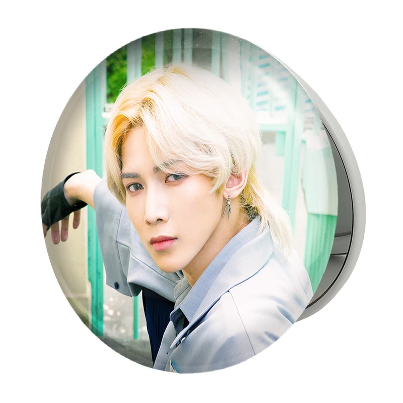 آینه جیبی خندالو طرح یوسانگ گروه ایتیز ATEEZ مدل تاشو کد 12300 