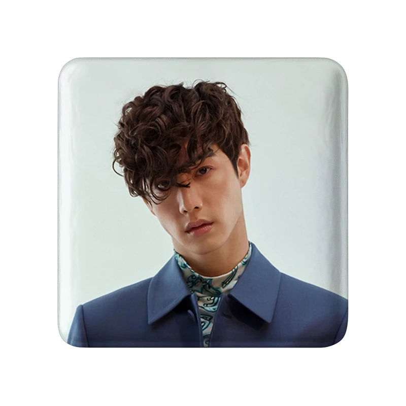 مگنت خندالو طرح مارک گروه گات سون GOT7  مدل مربعی کد 21012