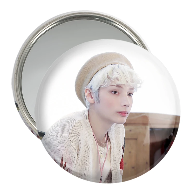 آینه جیبی خندالو مدل هیونینگ کای گروه تی اکس تی TXT  کد 20007