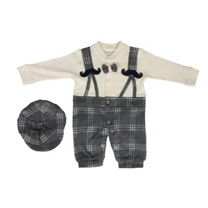 ست سرهمی و کلاه نوزادی طرح چهارخانه