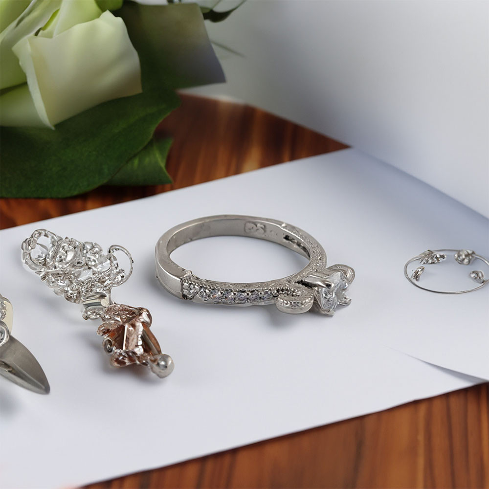 انگشتر نقره زنانه ملک زیور مدل  حلقه سولیتر طرح جواهر کد 32