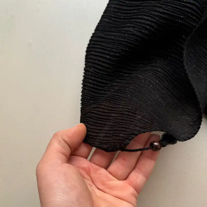 شال زنانه مدل ساده پلیسه کشی ریز لمه دار شاینی