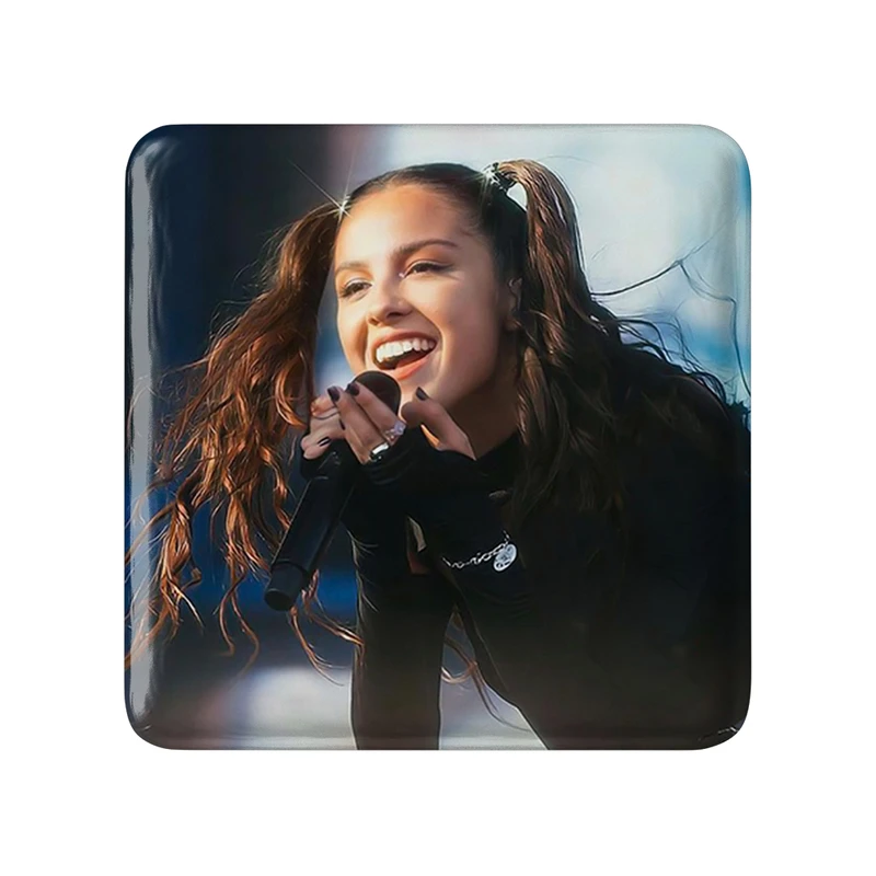 مگنت خندالو طرح اولیویا رودریگو Olivia Rodrigo  مدل مربعی کد 19264