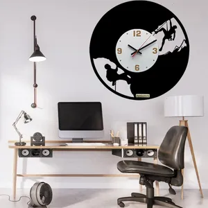 ساعت دیواری آذرلاکچری طرح کوهنوردی کد spo02