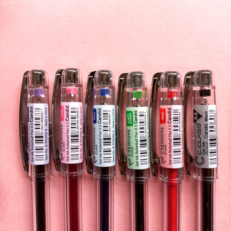 جامدادی لیدر مدل سیلیکونی طرح ساده به همراه خودکار بسته 7 عددی