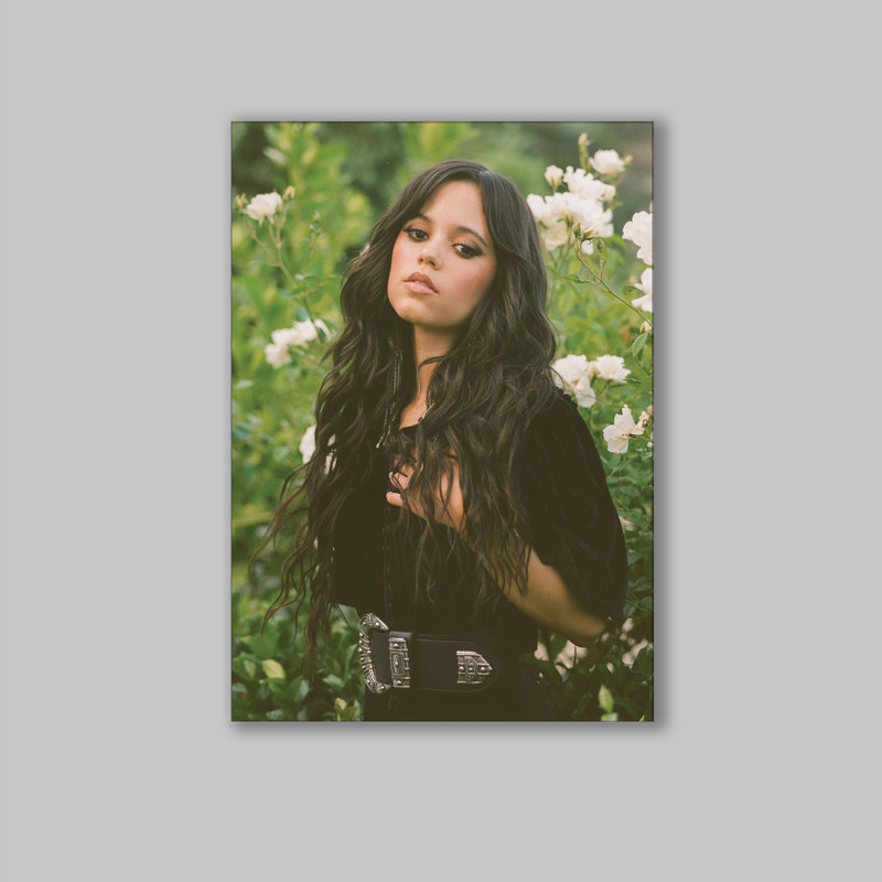 تابلو شاسی مدل جنا اورتگا Jenna Ortega کد LA-10399 