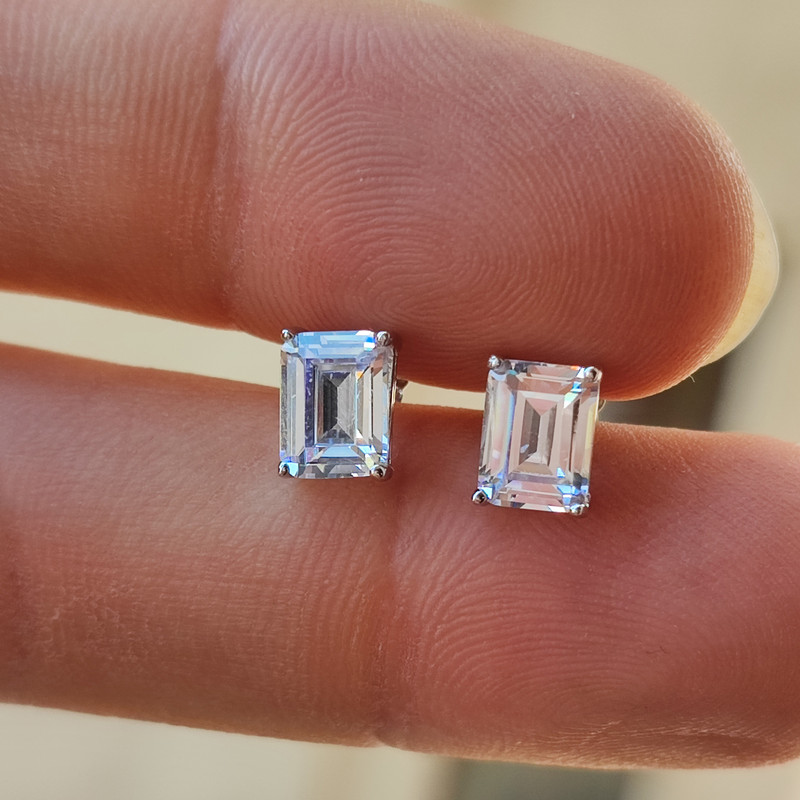 گوشواره نقره میخی زنانه مدل امرالد تک نگین