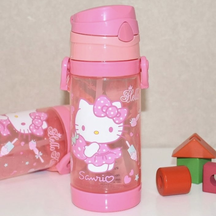 قمقمه کودک مدل ضدچکه طرح هلوکیتی گنجایش 0.5 میلی لیتر