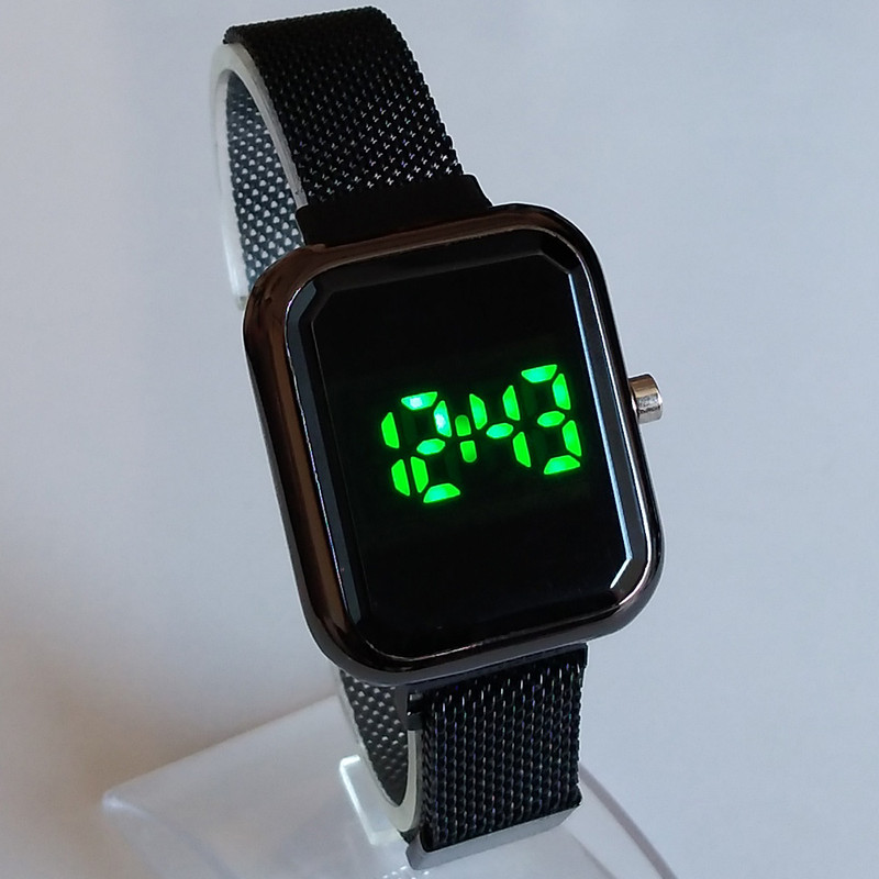 ساعت مچی دیجیتال مدل LED کد 121 ساعت مچی دیجیتال مدل LED کد 121