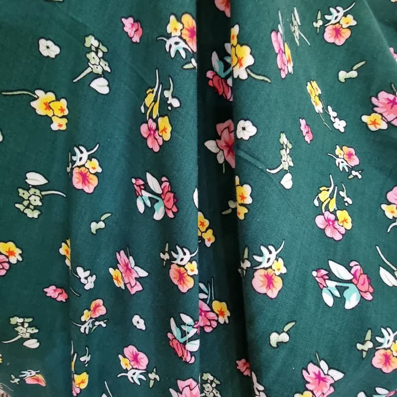 پارچه لباس مدل کودری نخی طرح گلباران کد G2